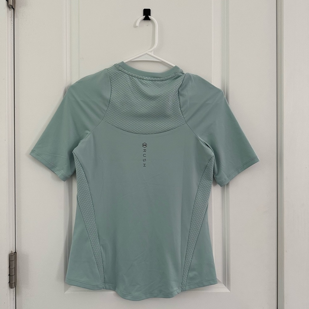 XS Under Armour Athletic Shirt